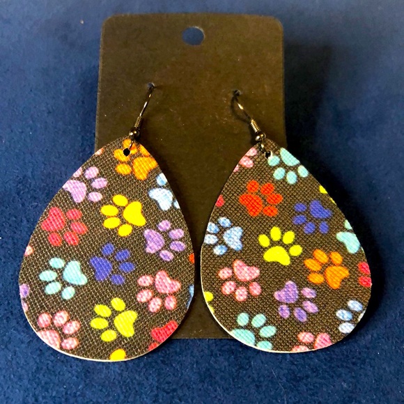 Earrings 🐾 - Picture 1 of 2